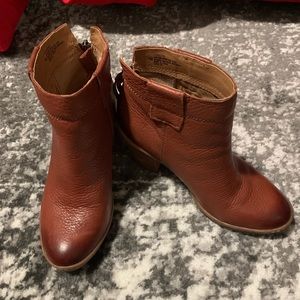 Aqua sofft brown leather boots. Size 7m, great used condition.